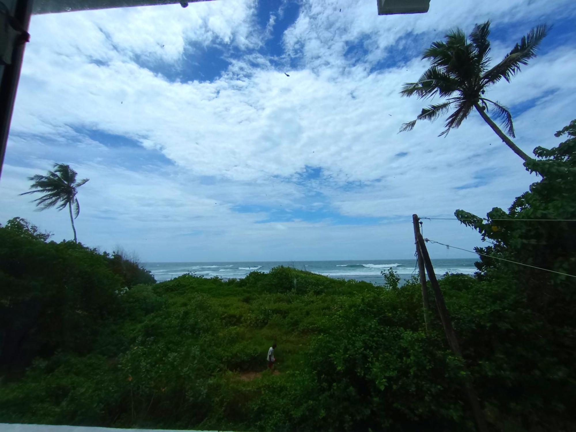 Hotel Blue Waves Ocean Mirissa Esterno foto