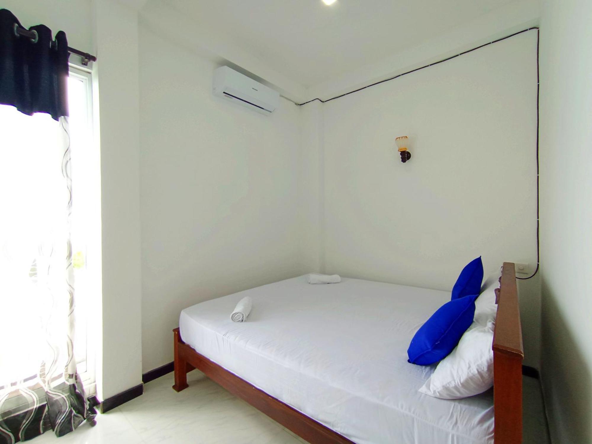 Hotel Blue Waves Ocean Mirissa Esterno foto